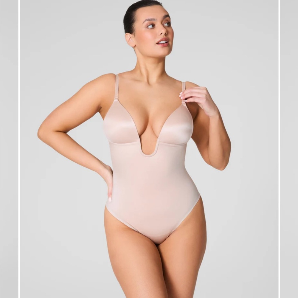 NEW spanx plunge low-back thong bodysuit in champagne beige | M
